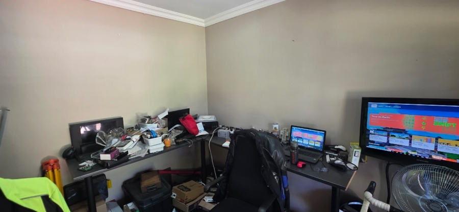 5 Bedroom Property for Sale in Wilkoppies North West